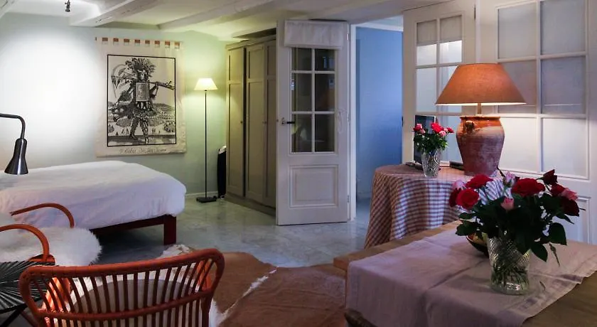 **  The Vanguard Bed & Breakfast Amsterdam Netherlands